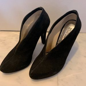 Michael Korda Black Suede Heels